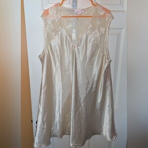 Oscar de la Renta Silk Lace-Trim Slip in Champagne